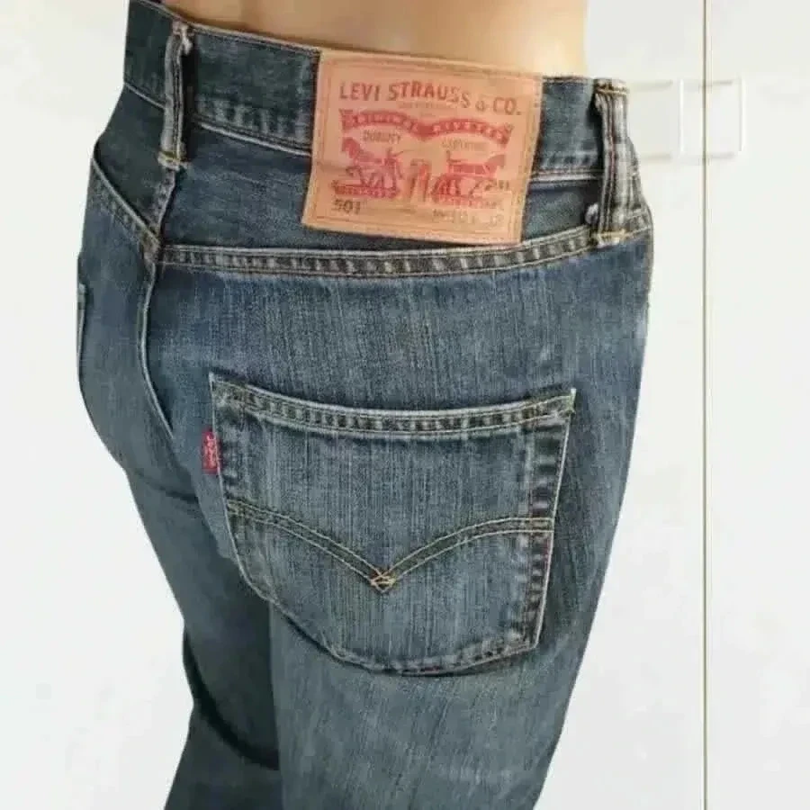 LEVIS 501 - corte reto - cintura alta - 100% algodão - azul escuro - muito bom estado – photo 8